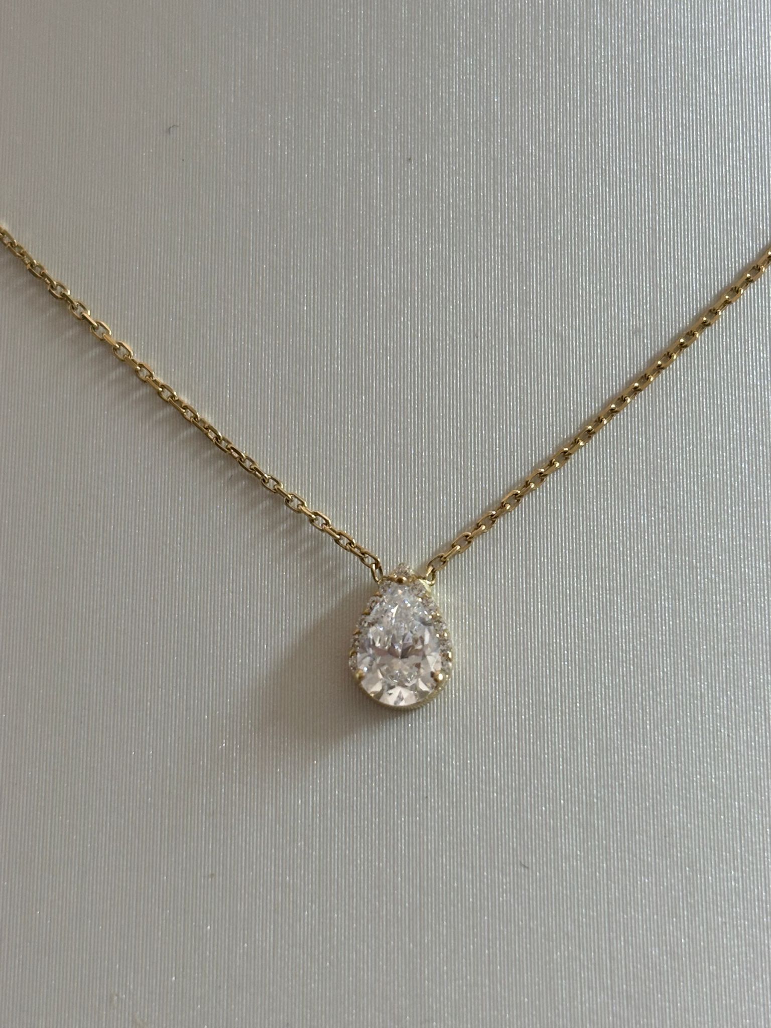 שרשרת זהב צהוב 14K עם תליון טיפה