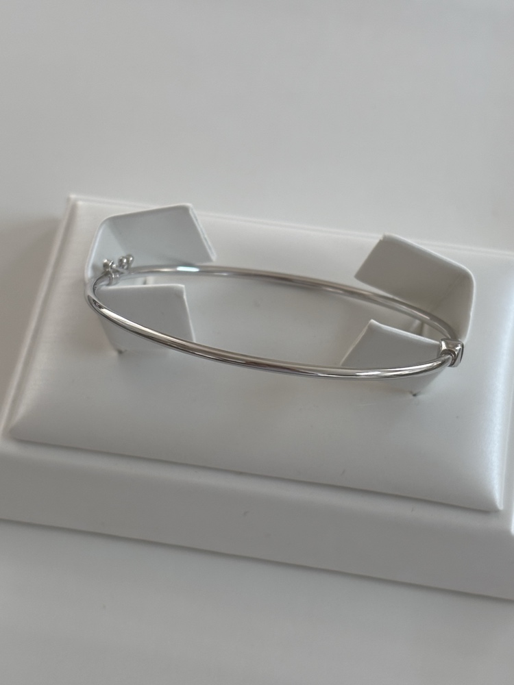 צמיד זהב לבן 14K קשיח וחלק בגימור מבריק